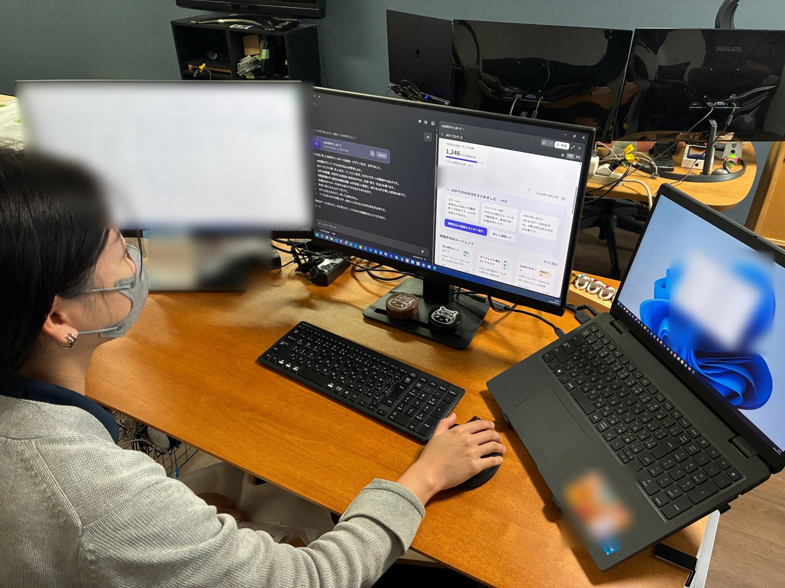 AIのダッシュボードを見ながら仕事をするエコーの社員